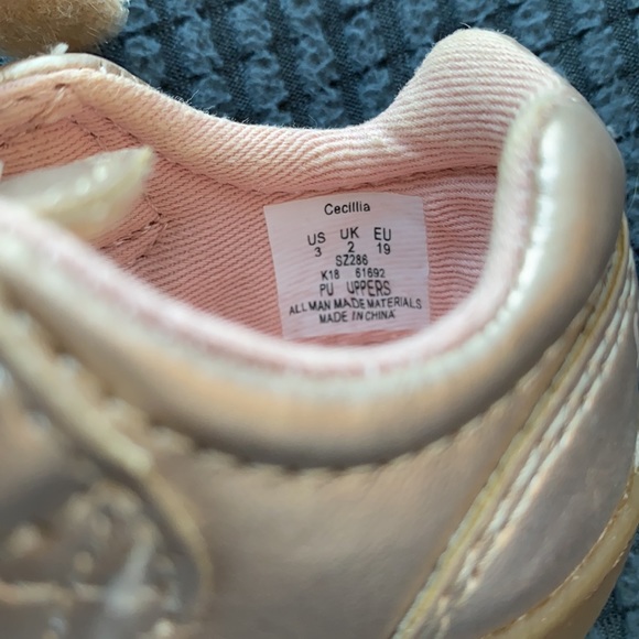 Stride Rite “Cecelia” Mary Jane shoes - Rose gold - size 3 - GUC - Picture 4 of 5